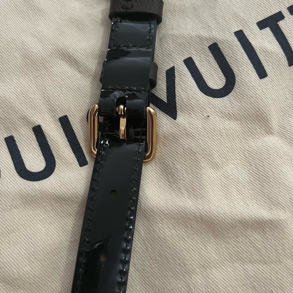 Brand new Louis Vuitton monogram and patent leather adjustable strap - Picture 2 of 4